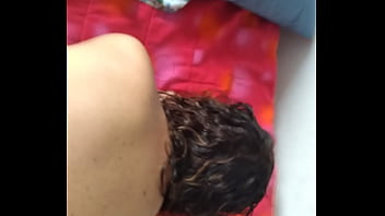 Me meten todo y se viene dentro de mi