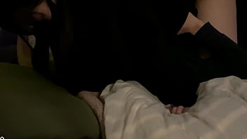 個人撮影 経験人数2人の18歳素人地雷系女子をバックでオナホ扱いしてお尻に大量ぶっかけ