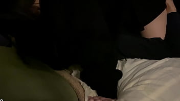 個人撮影 経験人数2人の18歳素人地雷系女子をバックでオナホ扱いしてお尻に大量ぶっかけ