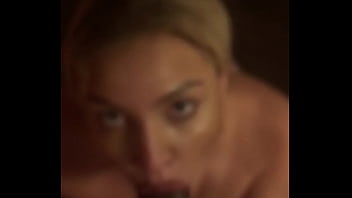 White girl swollow 13 inches