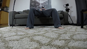 Horny latina slut sucks gamer's cock while he's trying to play