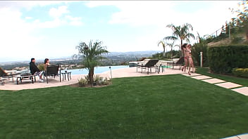 Baby cakes has a big phat bottom