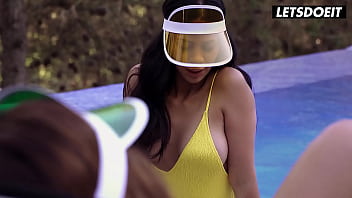 Thick lesbians make each other orgasm a girl knows