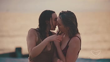 It's olive gee & charlie forde falling in love at the beach promo