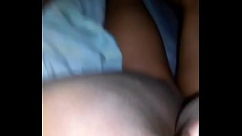 Chupando punhetando até tirar leite