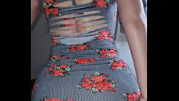 Me follo al mejor amigo de mi novio a escondidas en la fiesta universitaria Me follo al mejor amigo de mi novio a escondidas en la fiesta universitaria