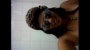 Masturbandome cuando trabajaba en caracas