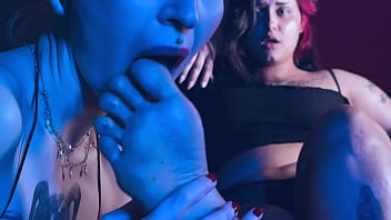 No one can resist the sexy feet of rotten venus