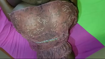 Une nuit dans la chambre de la nouvelle voisine au gros cul scène 01