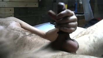 Rasierten schwanz massiert