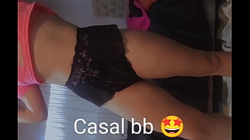 Minha gatinha se arrumando