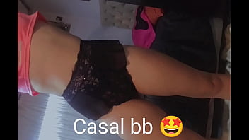 Minha gatinha se arrumando