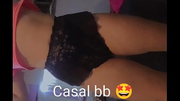 Minha gatinha se arrumando