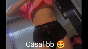 Minha gatinha se arrumando