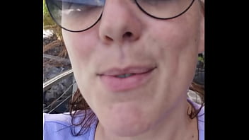 Bienvenu en vacances avec moi mon chocos tu as deviné ou je suis