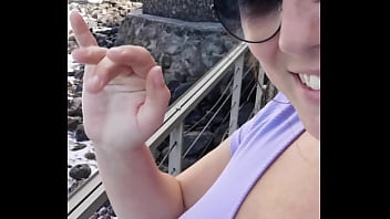 Bienvenu en vacances avec moi mon chocos tu as deviné ou je suis