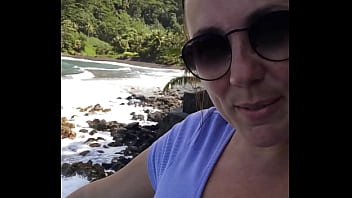 Bienvenu en vacances avec moi mon chocos tu as deviné ou je suis