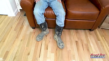 Cute brunette kay lee stuffs her butt with a plug and gets her twat fucked