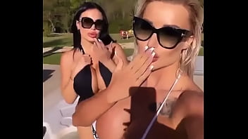 Las lesbianas de tus primas tetonas en el jacuzzi