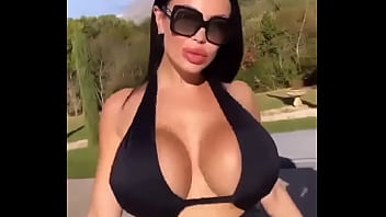 Las lesbianas de tus primas tetonas en el jacuzzi