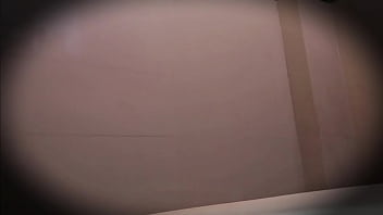 Universitaria orinando y luego follando rico