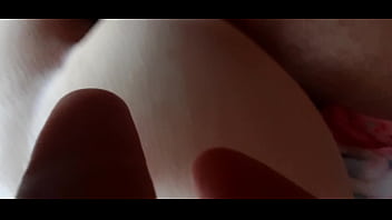 Me vengo en sus nalgas