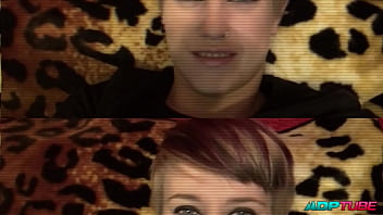 2 pollas 2 coños y un arnés en un calabozo