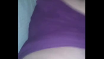 Gozando e mijando no cu da puta