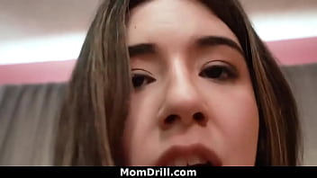 Stepbrother fucks his stepsister’s mouth until he gives her a big load to swallow momdrill