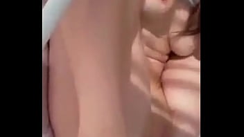 Bucetuda branquinha na cam