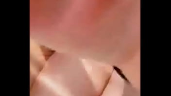 Bucetuda branquinha na cam