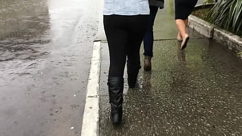 Bota e legging da novinha