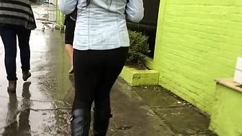 Bota e legging da novinha