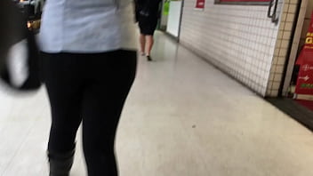 Bota e legging da novinha