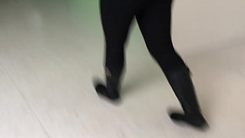 Bota e legging da novinha