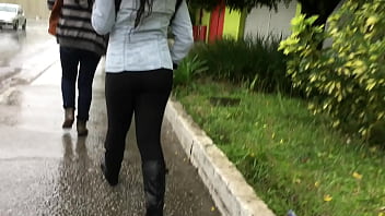 Bota e legging da novinha