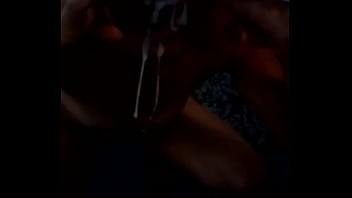 Putinha do pedregal levando jorrada de goza na cara