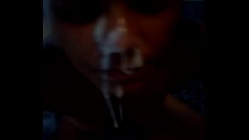 Putinha do pedregal levando jorrada de goza na cara