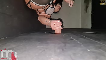 O safado branquelo do pau grosso me fodeu com vontade