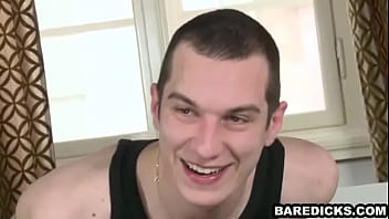 Muscular Amateur Hunk Getting His Cock Sucked On thumbnail