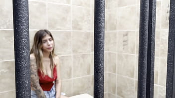 Reportero internacional se folla a caliente reclusa