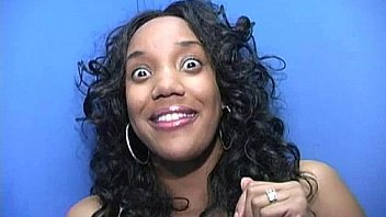 Ebony backs her booty all the way to the gloryhole 28