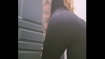 Après ma séance de sport je suis bien ferme de partout tu veut tous voir la