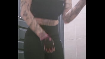 Après ma séance de sport je suis bien ferme de partout tu veut tous voir la