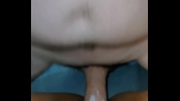 Mi esposo me coge muy rico y terminó teniendo un orgasmo