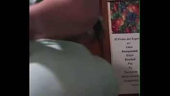 Kk twerking in the bathroom