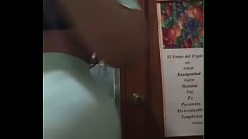 Kk twerking in the bathroom