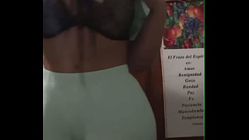 Kk twerking in the bathroom