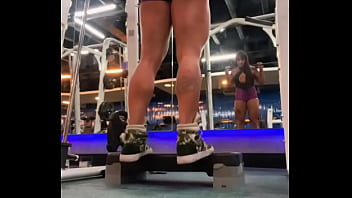 Ensinando a treinar panturrilha mas acabei mostrando outra coisa… Ensinando a treinar panturrilha mas acabei mostrando outra coisa…