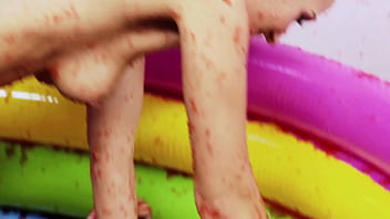 Romana ryder and tammie lee rub their naked bodies together in a jam bath